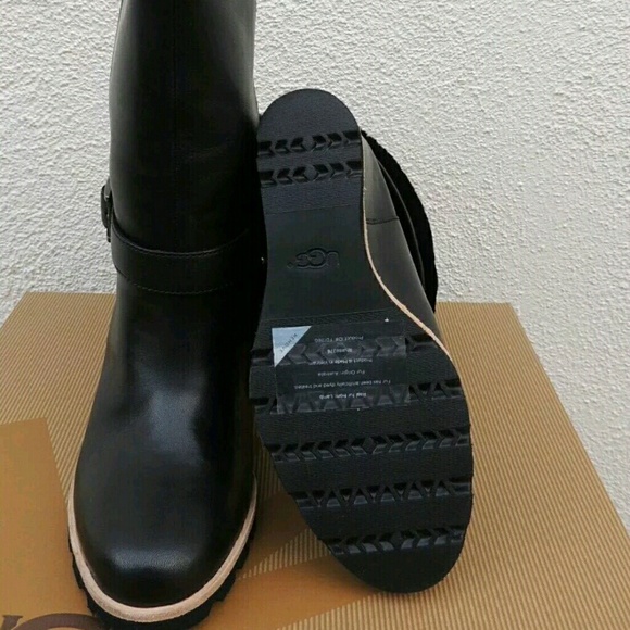 Ugg wedge boots - Picture 2 of 2
